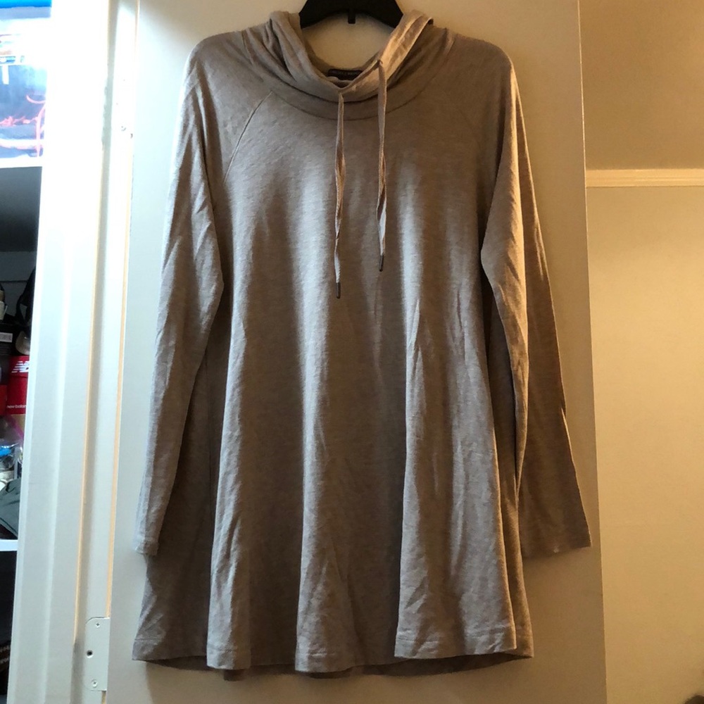 Chelsea & Theodore beige hooded top